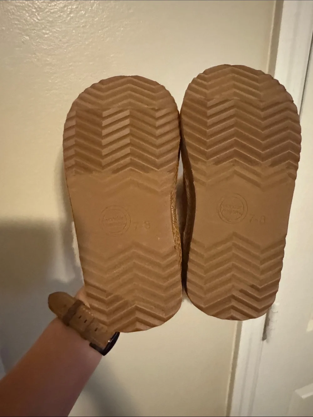 Kids Cozy Faux-Shearling Slip-On Slippers in Chestnut
